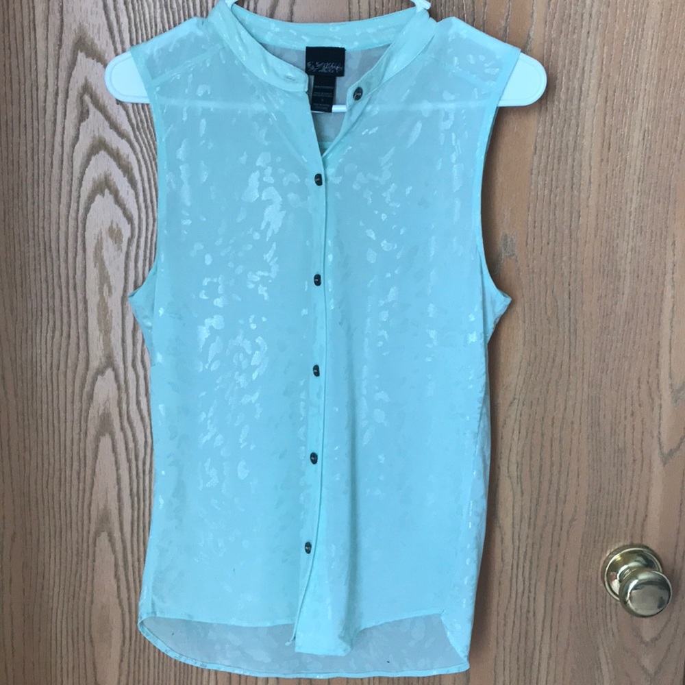 Daytrip Mint Green Leopard Button-Up Tank - Size Small $5